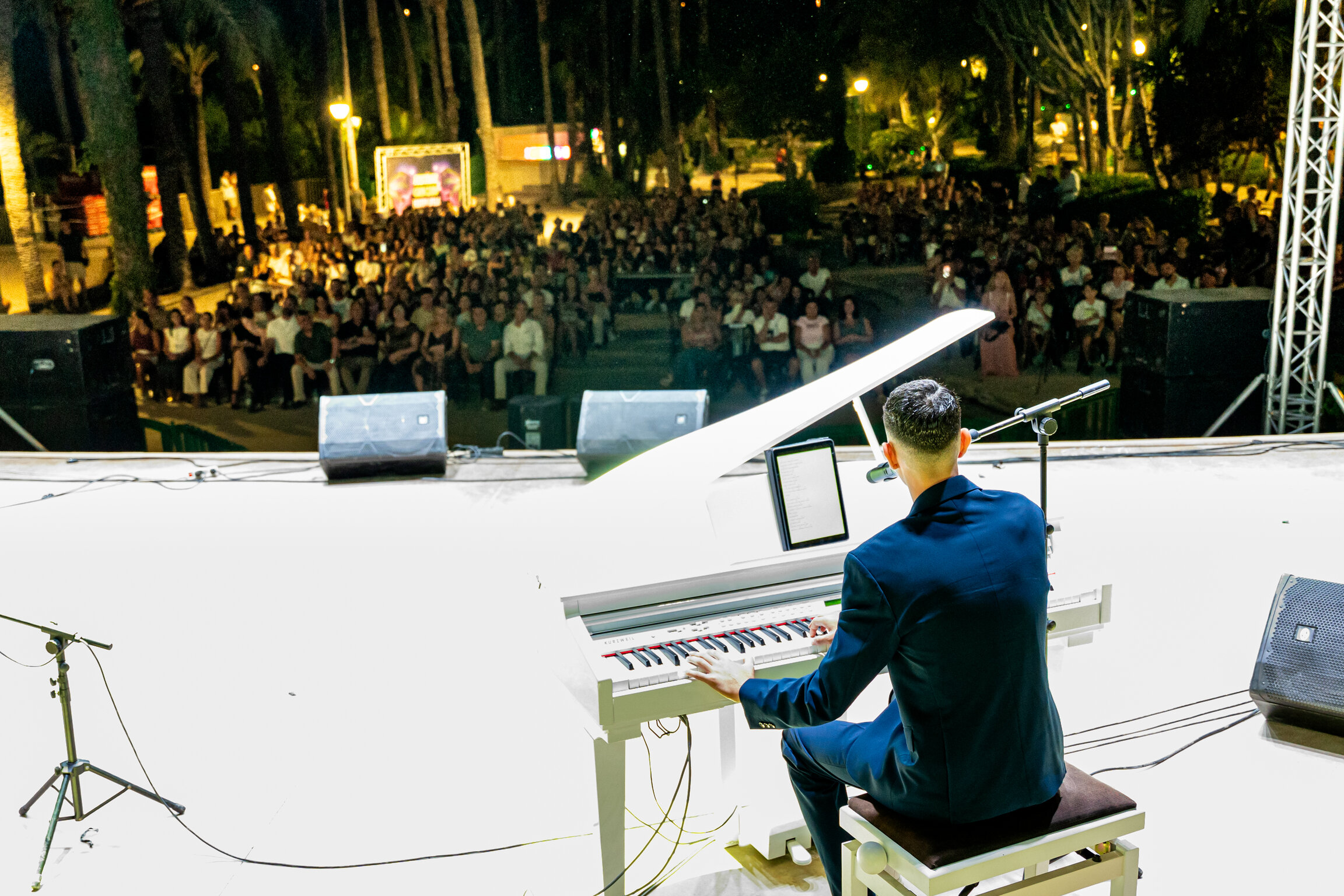 Concierto de Darío Gil ante el público